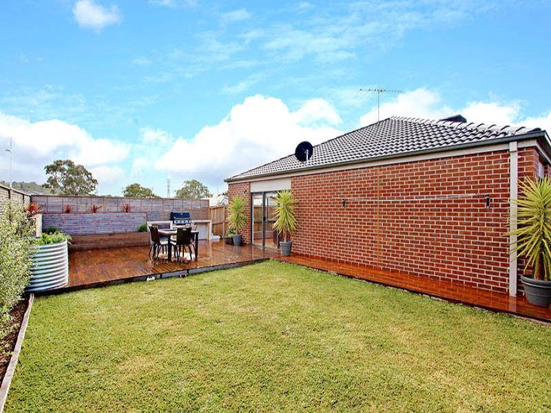 4 Grasswren Rise SOUTH MORANG, South Morang - Thumbnail 2