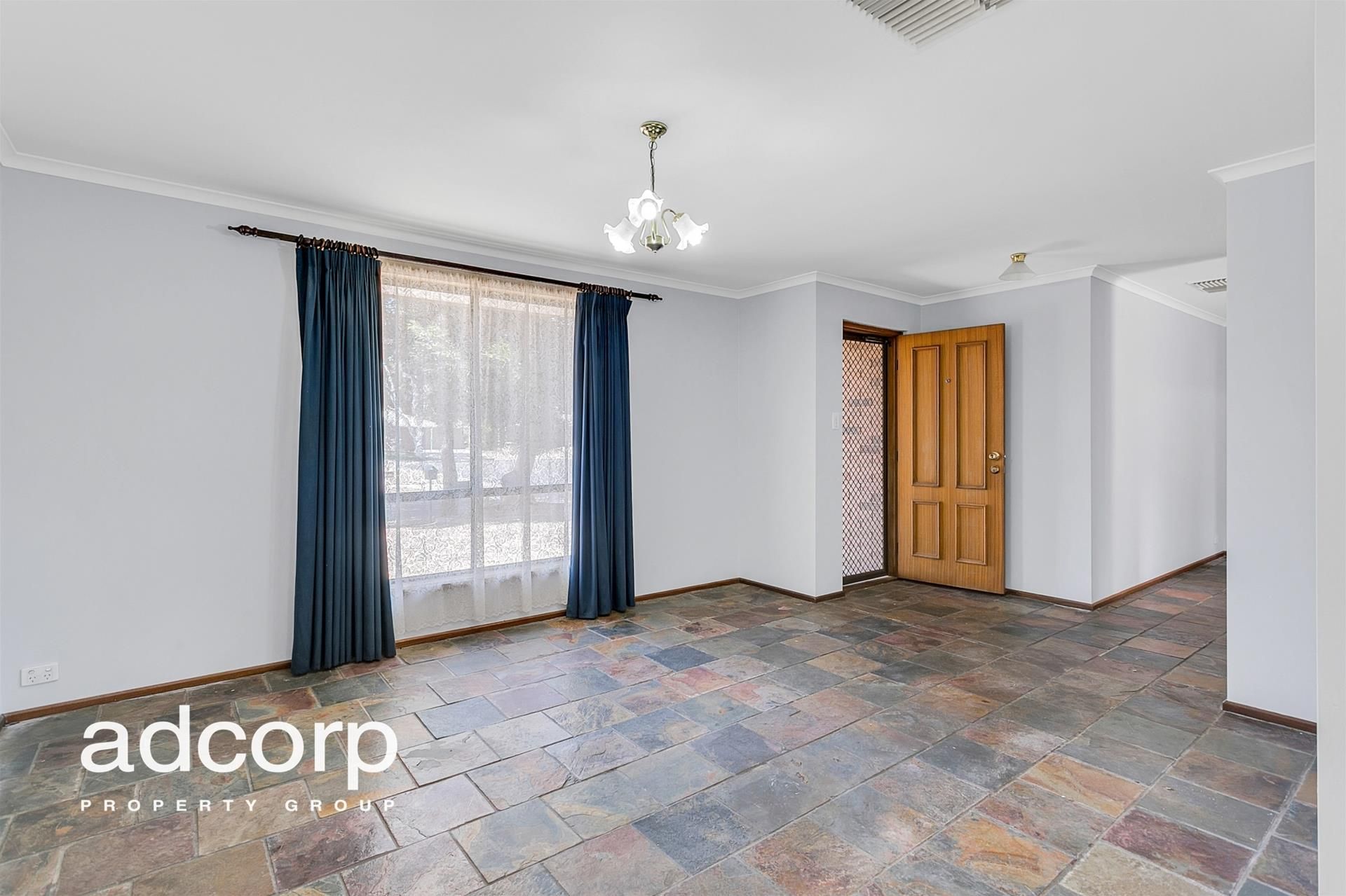 39 Swallow Crescent Parafield Gardens SA, Parafield Gardens - Thumbnail 2