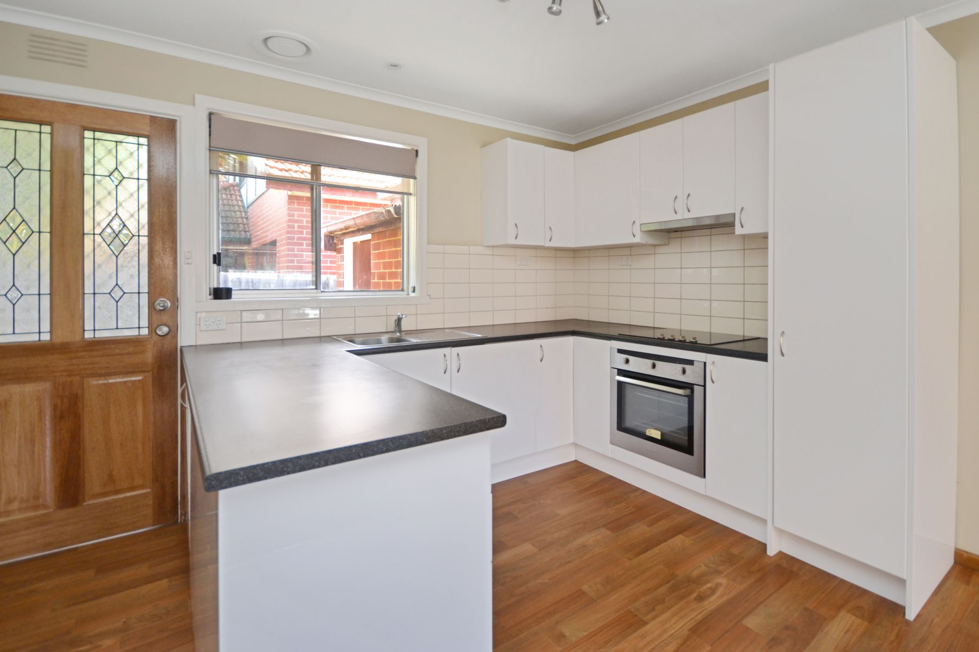FULLY RENOVATED ONE BEDROOM