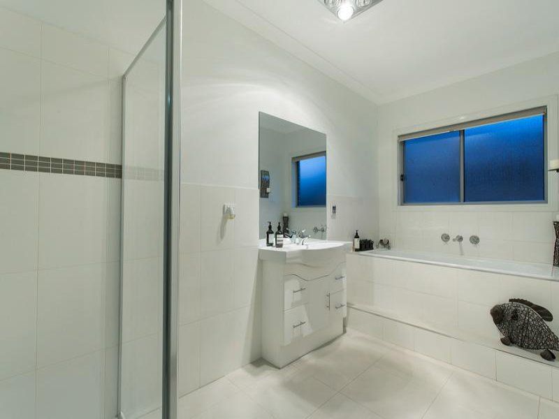 23 Ashbury Grove, Hillside - Thumbnail 8