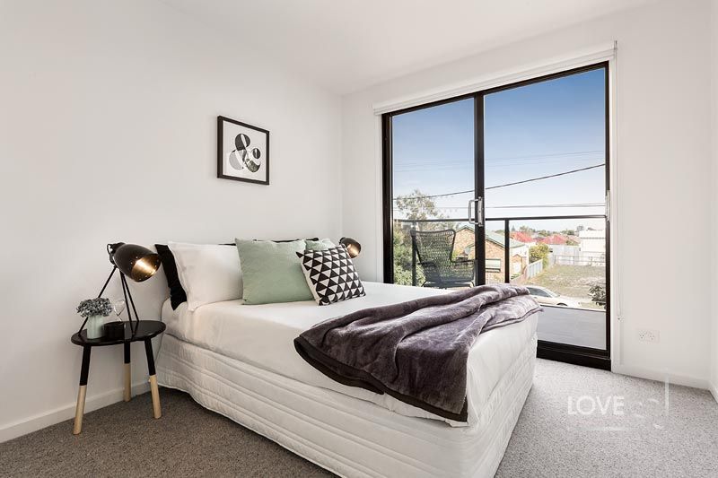 Stunning Thornbury Beauty! 
Brand New Apartment