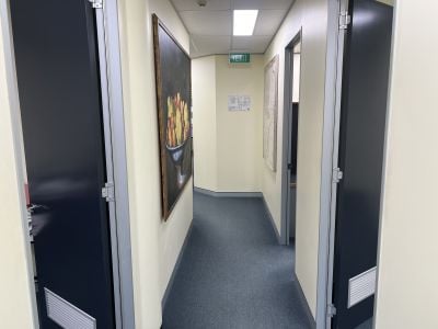 TIDY OFFICE IN SOUTH BRISBANE