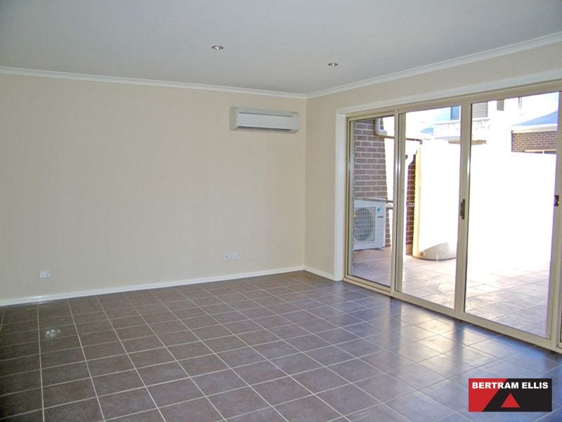 10/37 Ainsworth Street, Mawson - Thumbnail 3