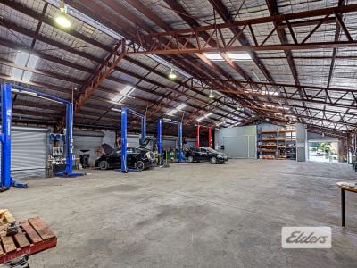 WAREHOUSE FOR SALE IN OLYMPIC CENTRAL!