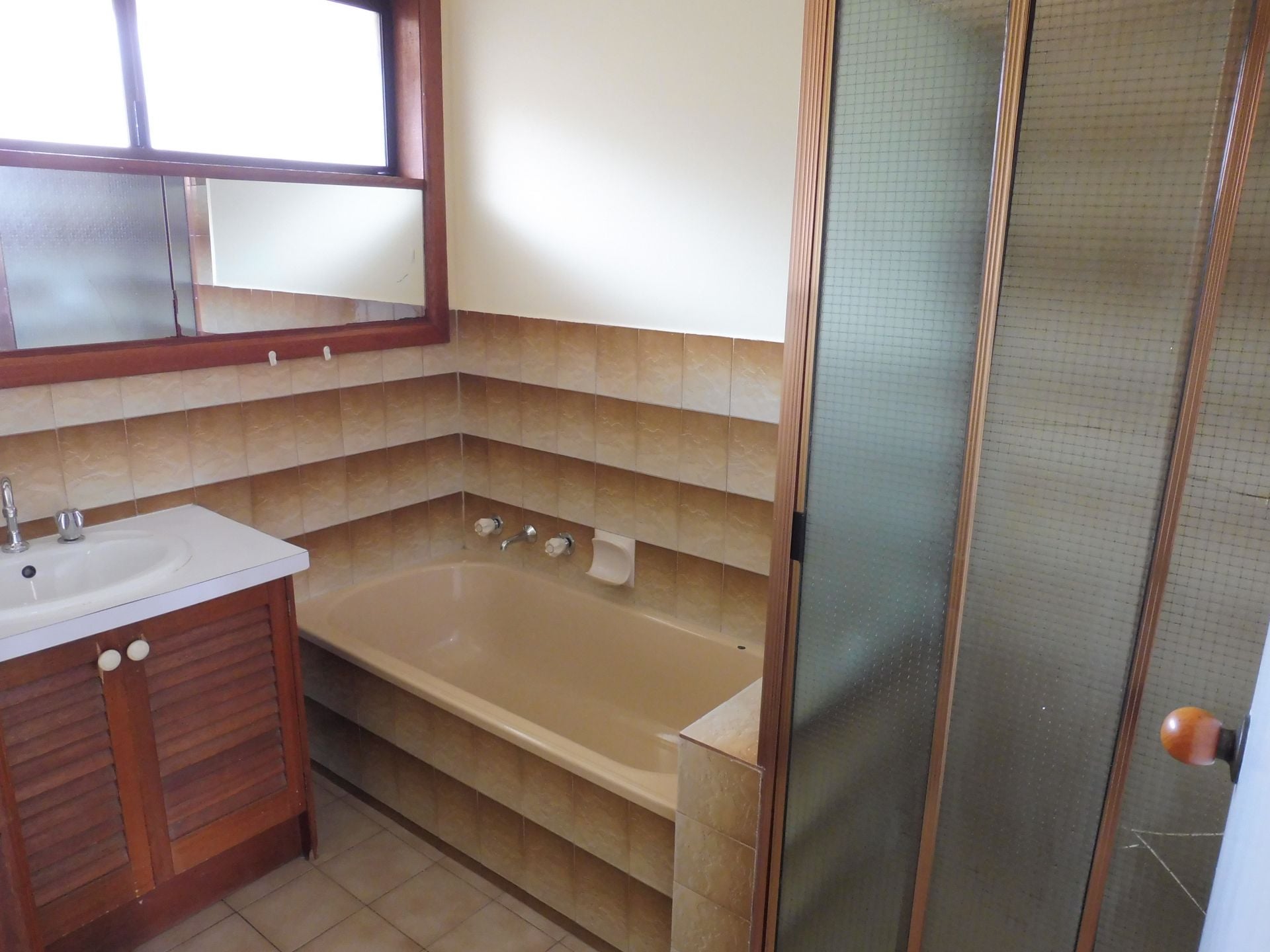 2 BEDROOM UNIT!