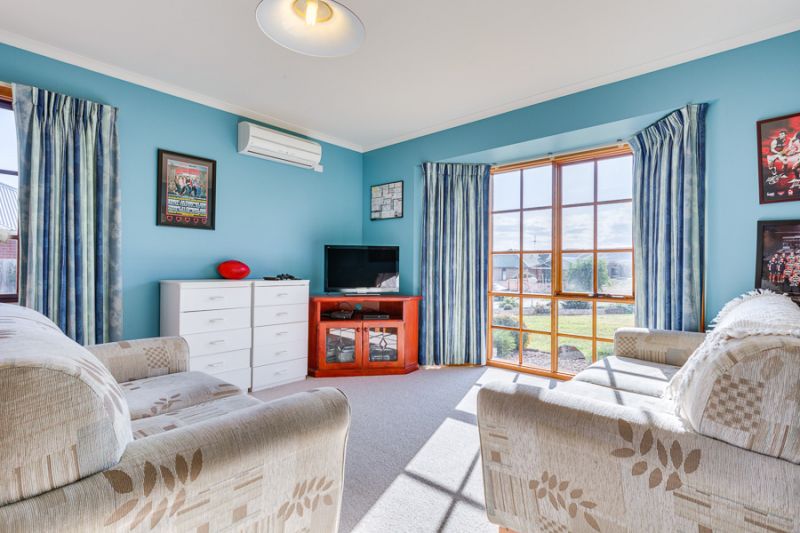 9 Ascot Avenue, Bacchus Marsh Sweeney Estate Agents