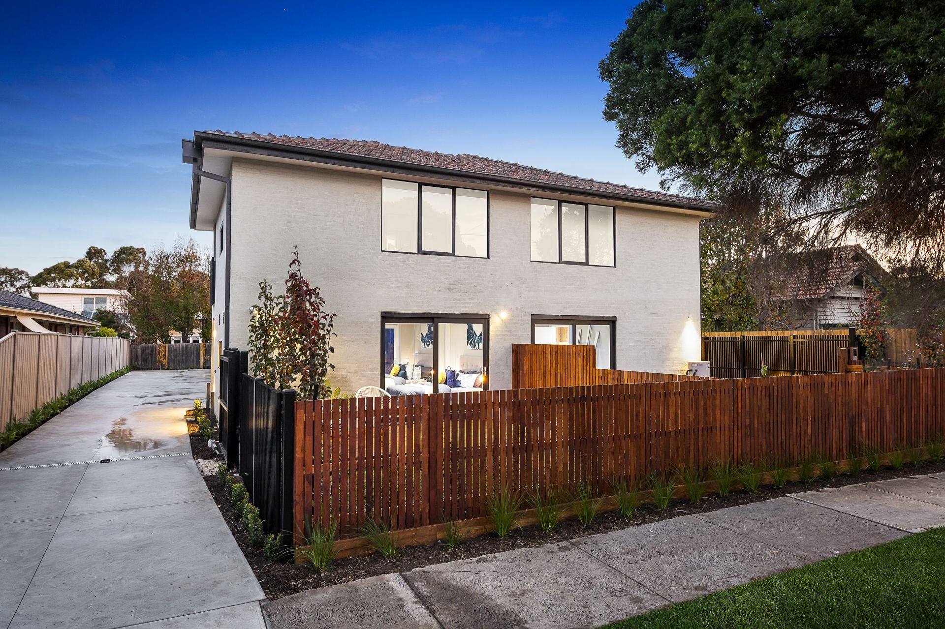 Simply Stunning - Additional Study & Courtyard