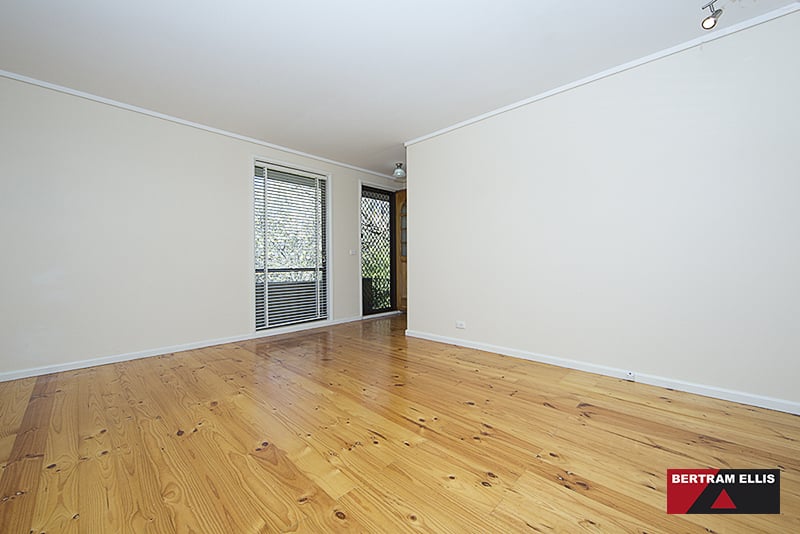 24 McConnel Crescent, Kambah - Thumbnail 2