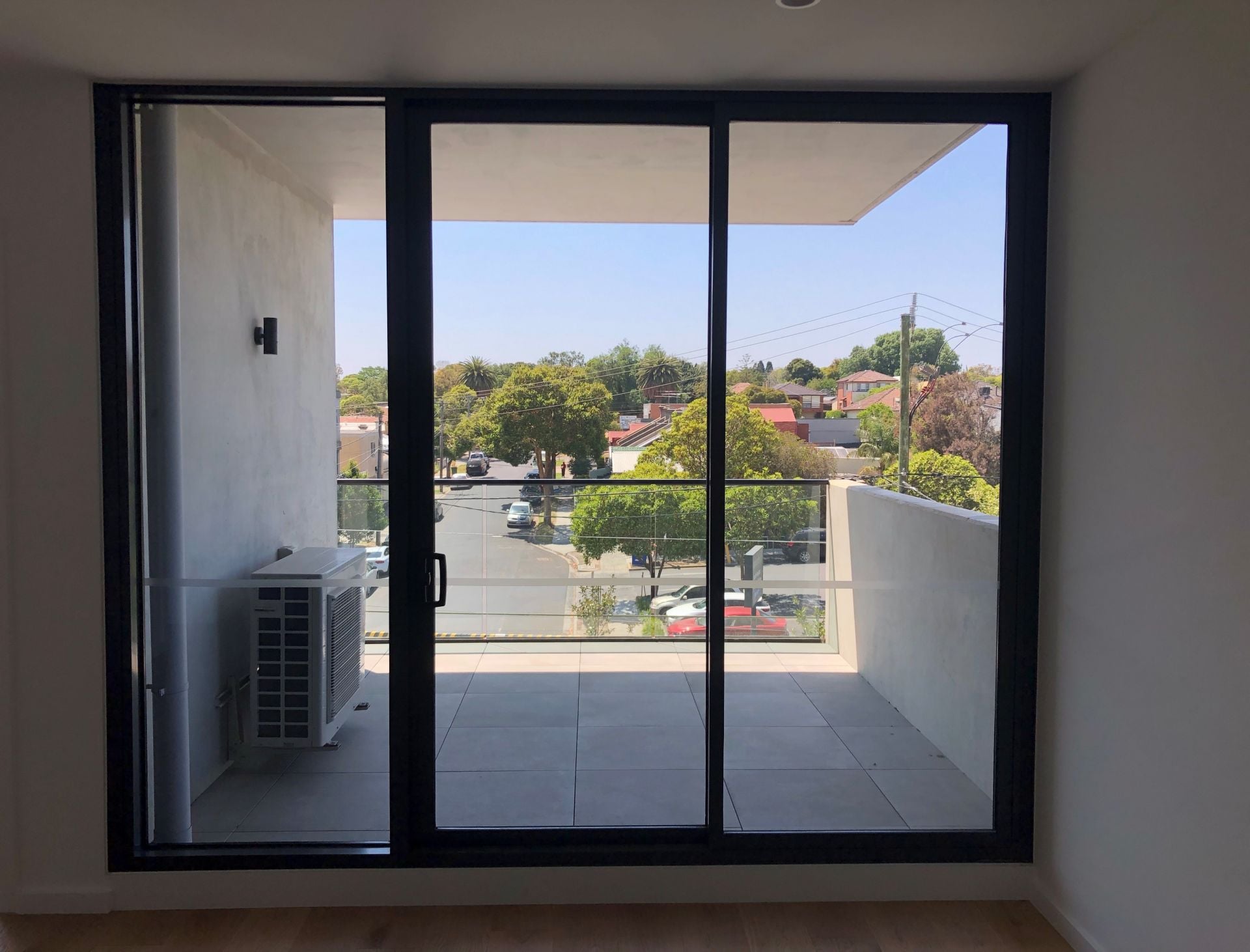 On The Thornbury Border - Near new with Swimming Pool & Theatre Room