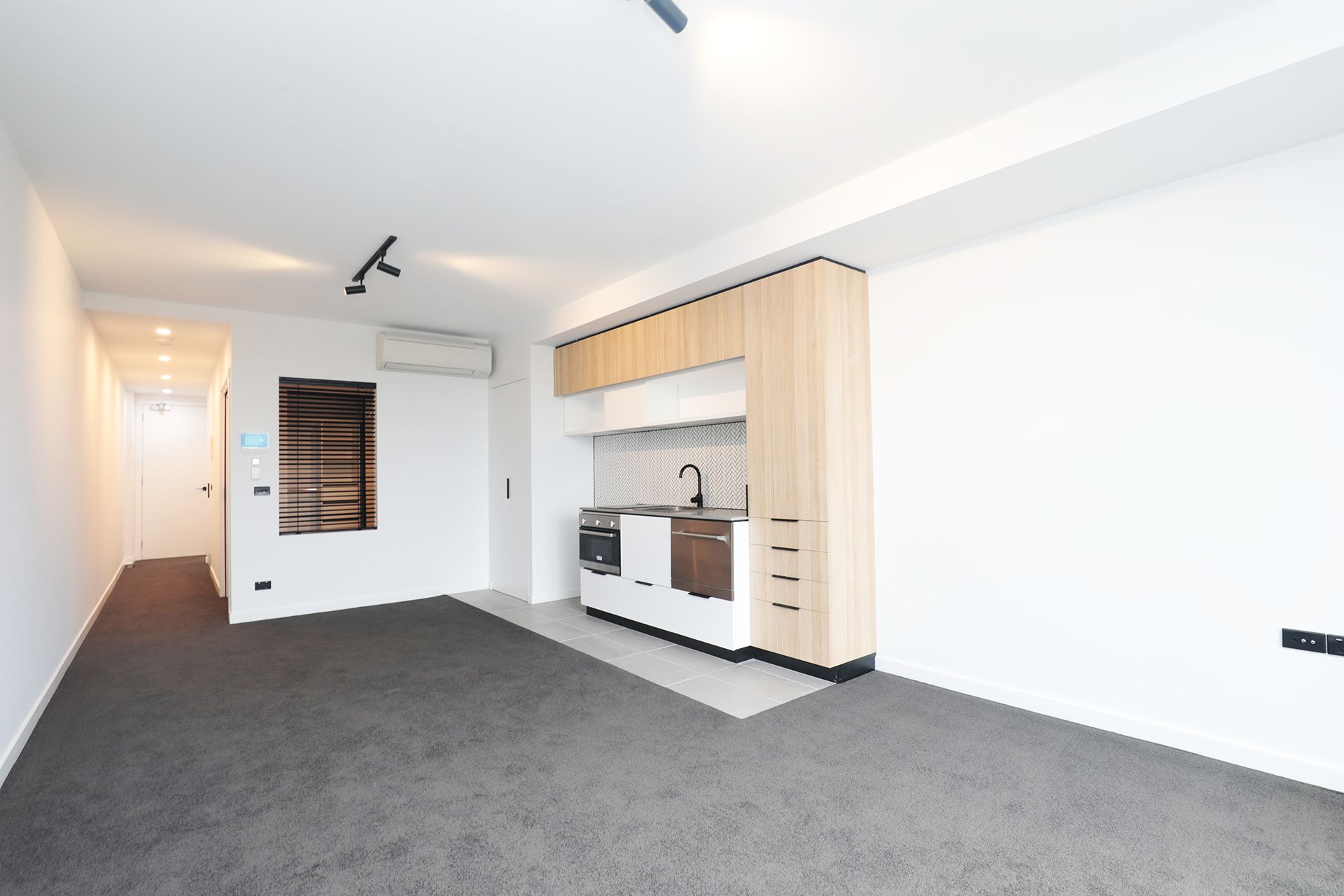 4/7 Bowling Green Street, Windsor - Thumbnail 3