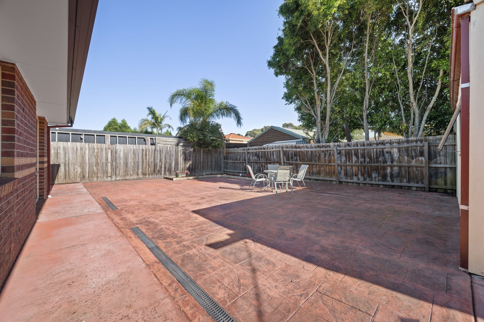 SUBSTANTIAL FAMILY HOME IN PRIZED PARKLANDS ESTATE