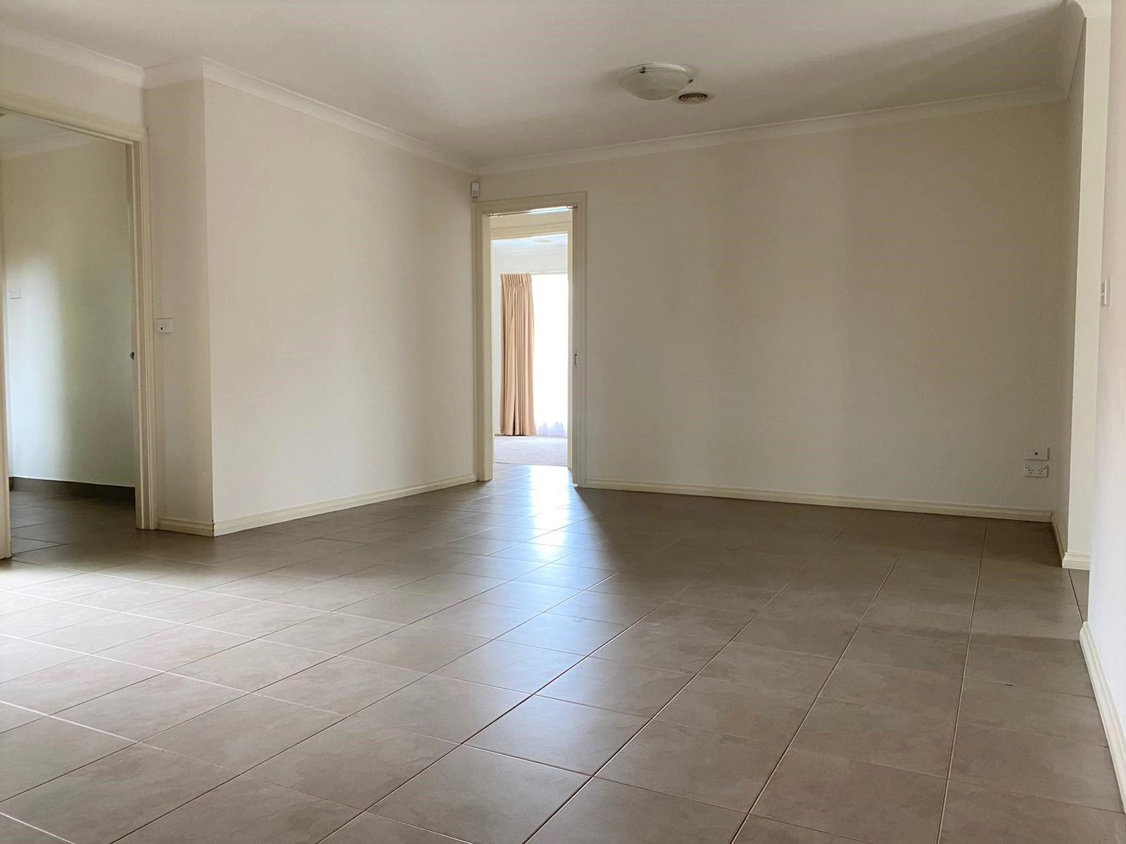 Real Estate For Lease 7 Jindabyne Avenue South Morang , VIC