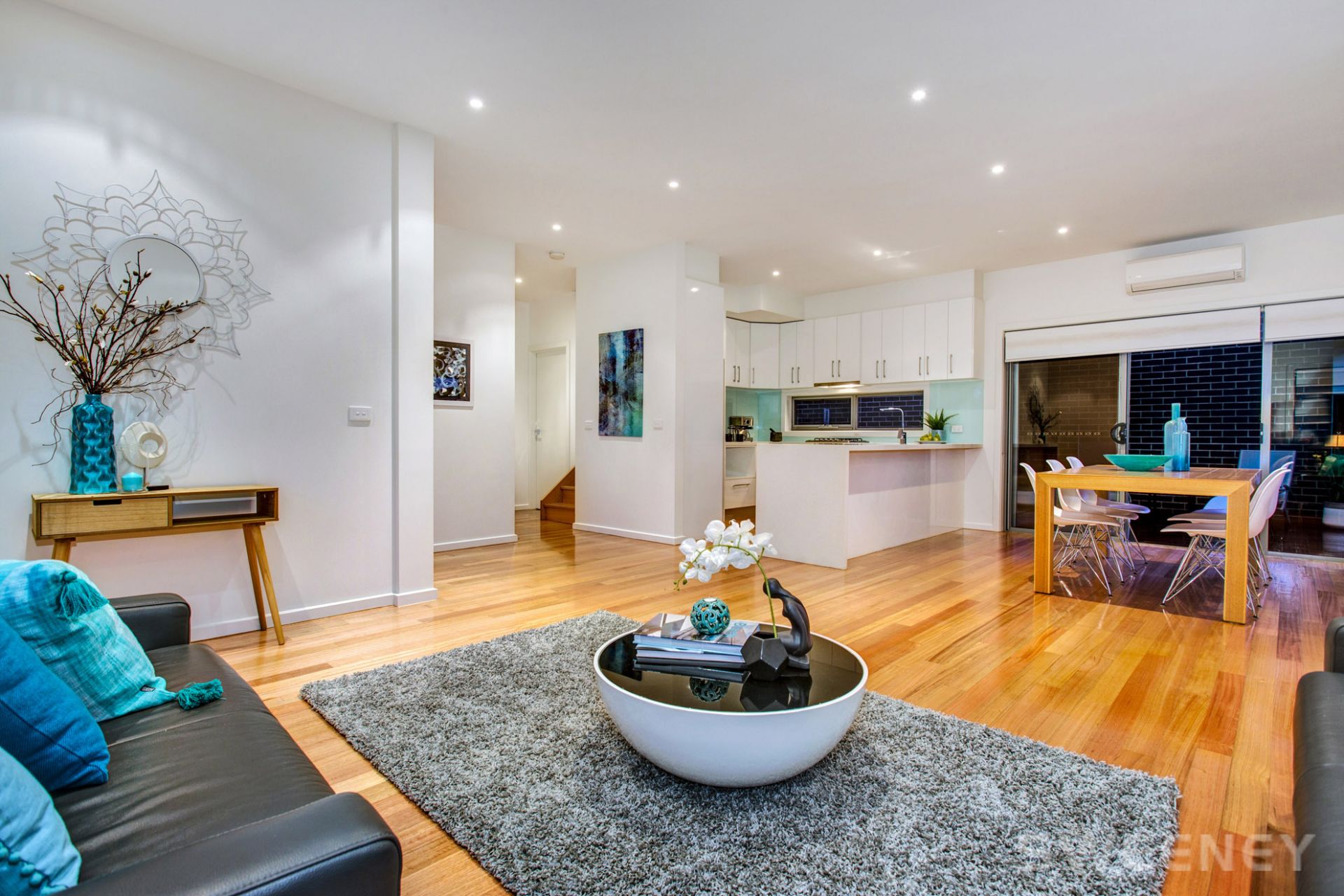 33 Somers Parade, Altona - Thumbnail 8