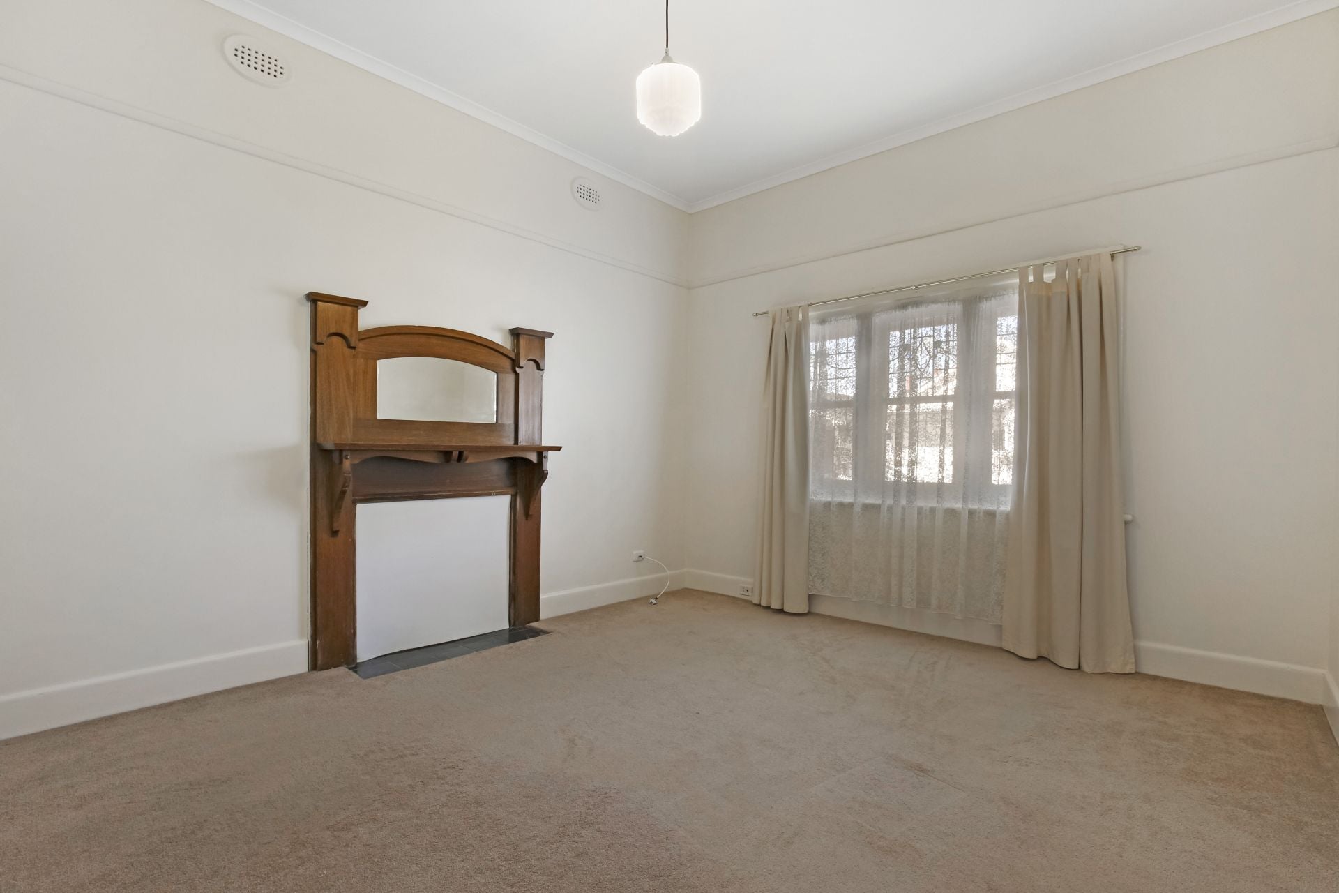 Exquisite 2 Bedroom Home in Superb Location