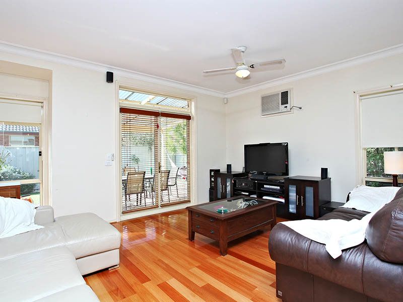 17 Daintree Retreat, Caroline Springs - Thumbnail 4