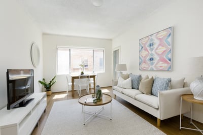 Modern Two Bedroom Apartment with Balcony