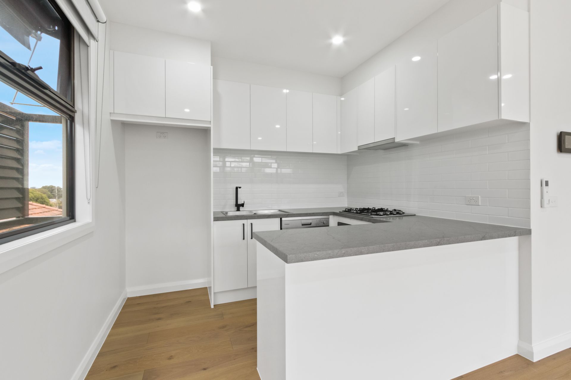 Well-Equipped Two Bedroom Townhouse in the Heart of Thornbury!