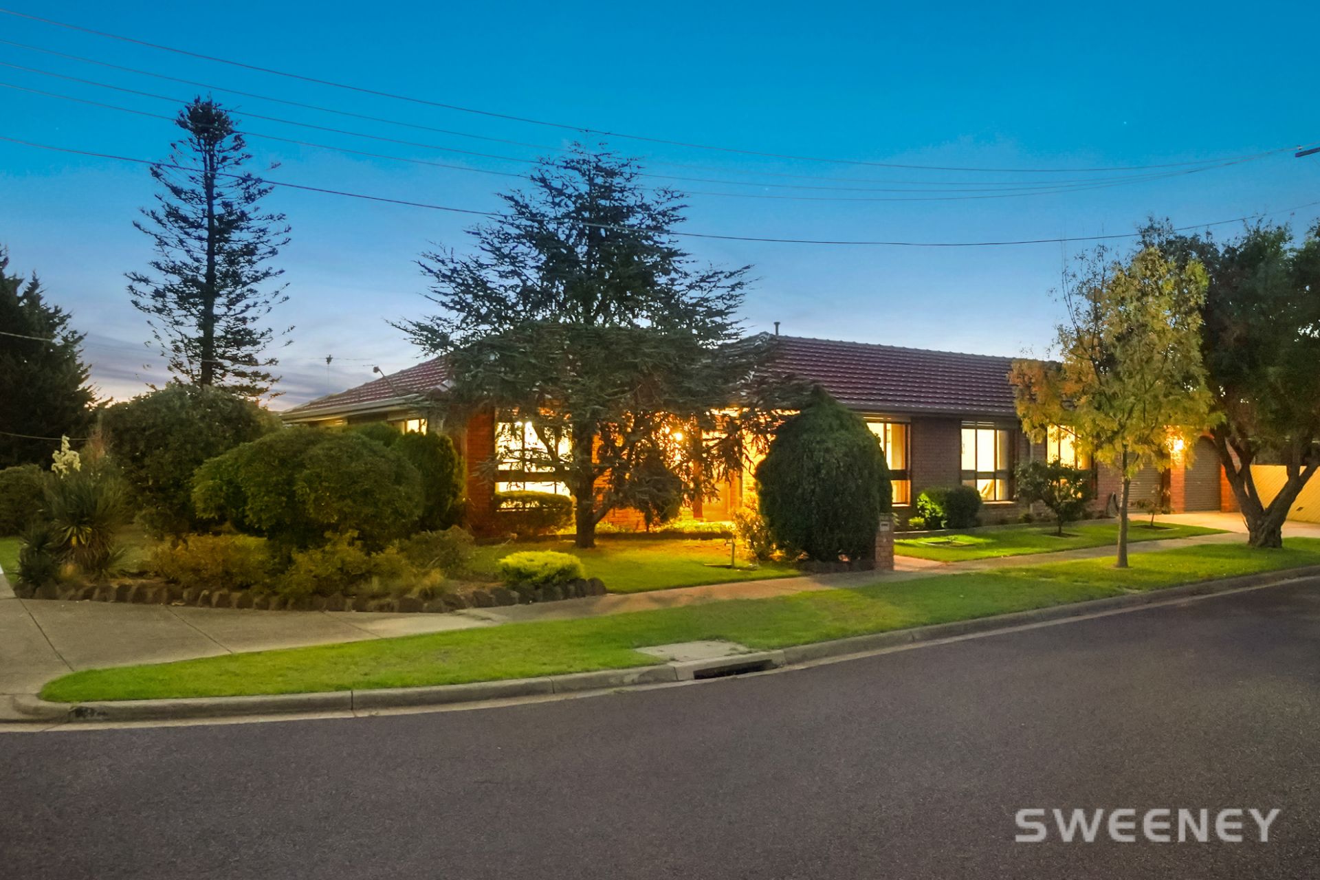 34 Polly Woodside Drive, Altona Meadows - Thumbnail 2