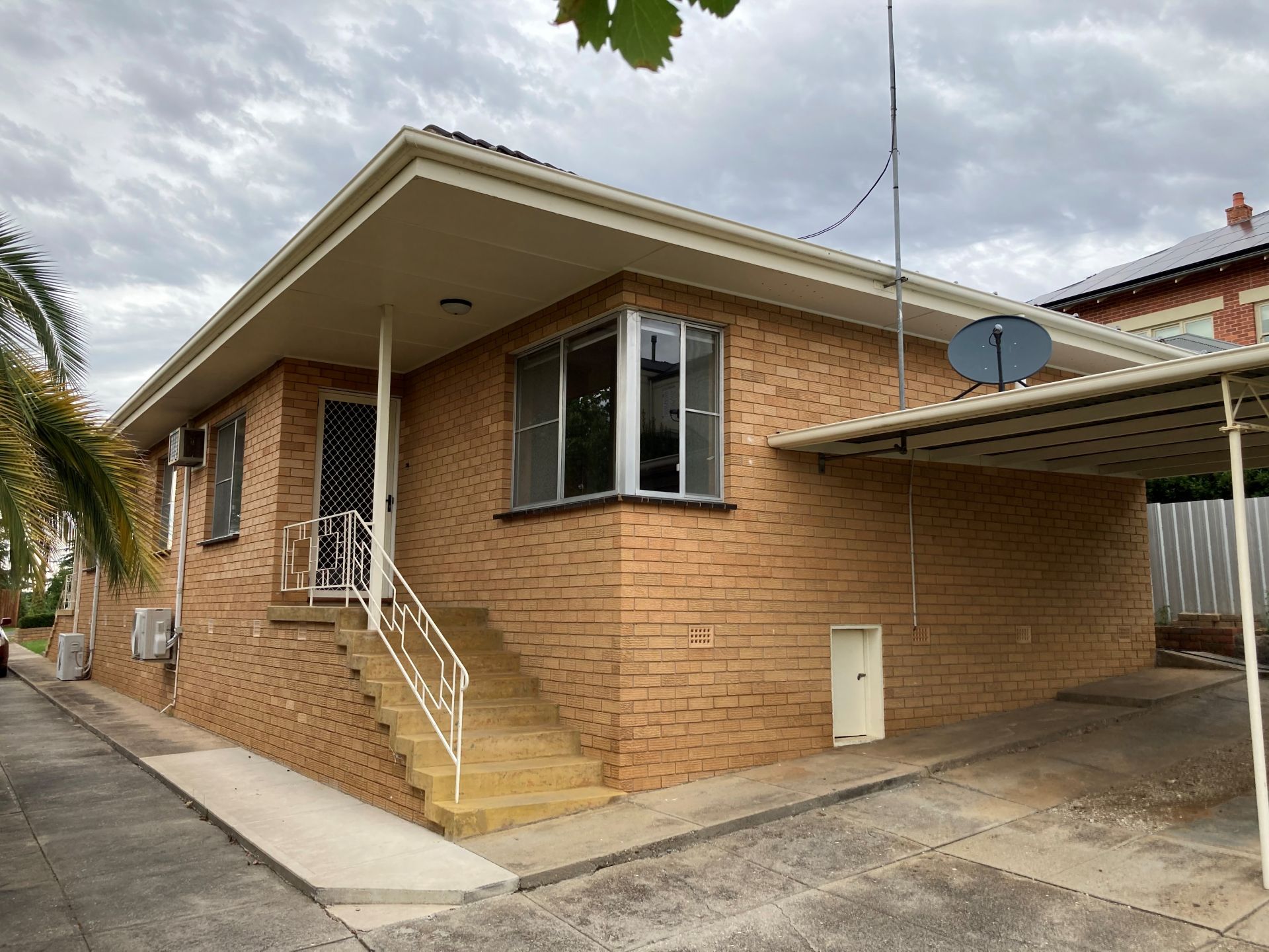 2/521 Small Street, Albury Kane Real Estate