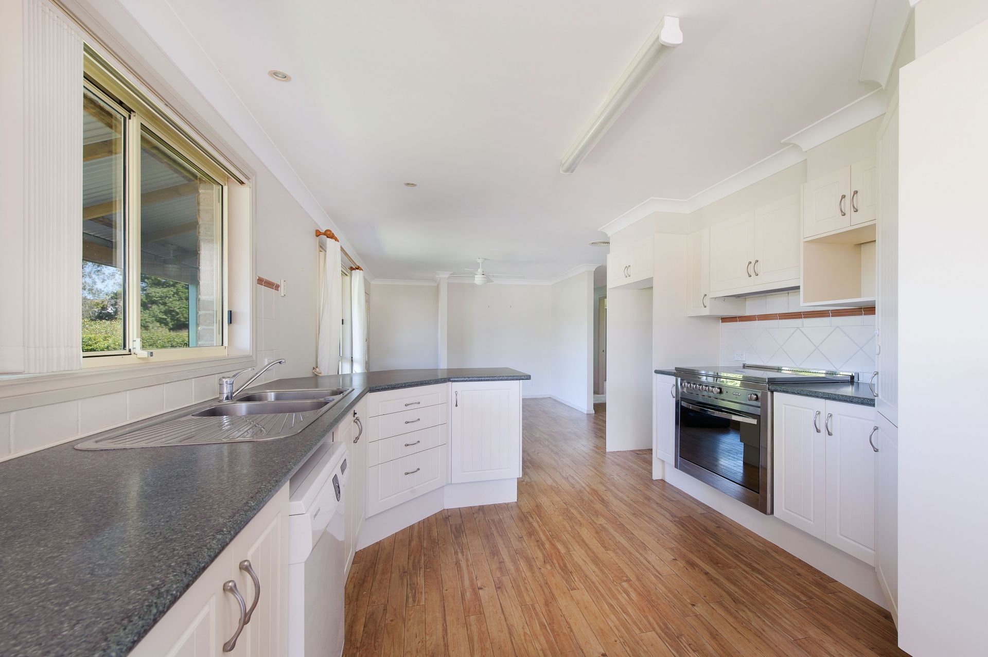 130 John Oxley Drive Port Macquarie NSW, Port Macquarie - Thumbnail 5