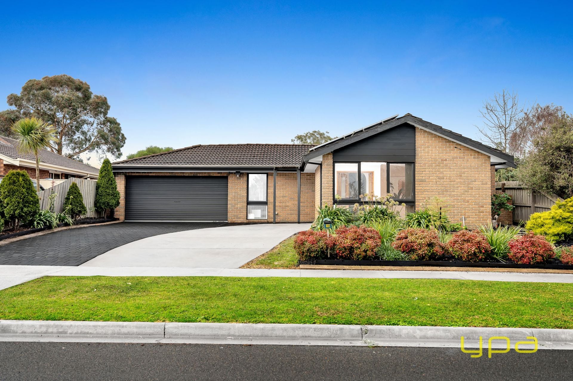 10 Arnott Street Cranbourne North VIC, Cranbourne North - Image 1
