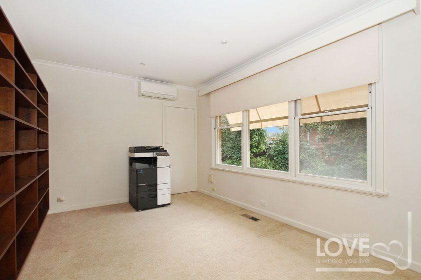 The perfect Kew home in the perfect Kew position! 
* 6 Month Lease*