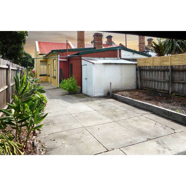 Single Fronted Terrace In Ideal Location