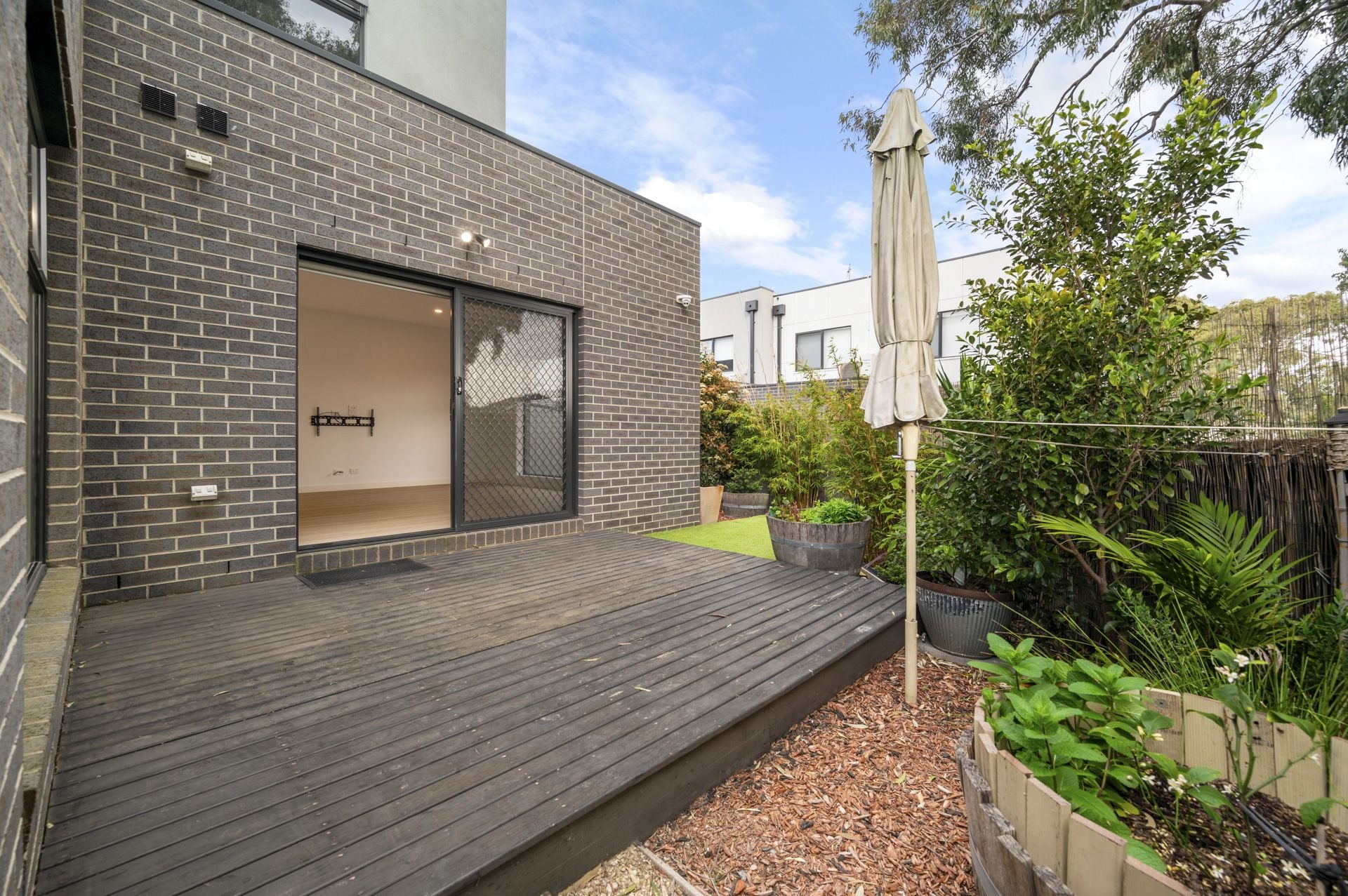 PRISTINE TOWNHOUSE