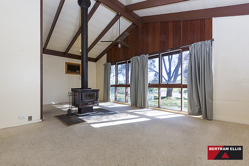 156 Dixon Drive, Holder - Thumbnail 2