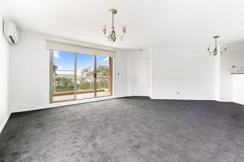 604/10 Wentworth Drive, Liberty Grove