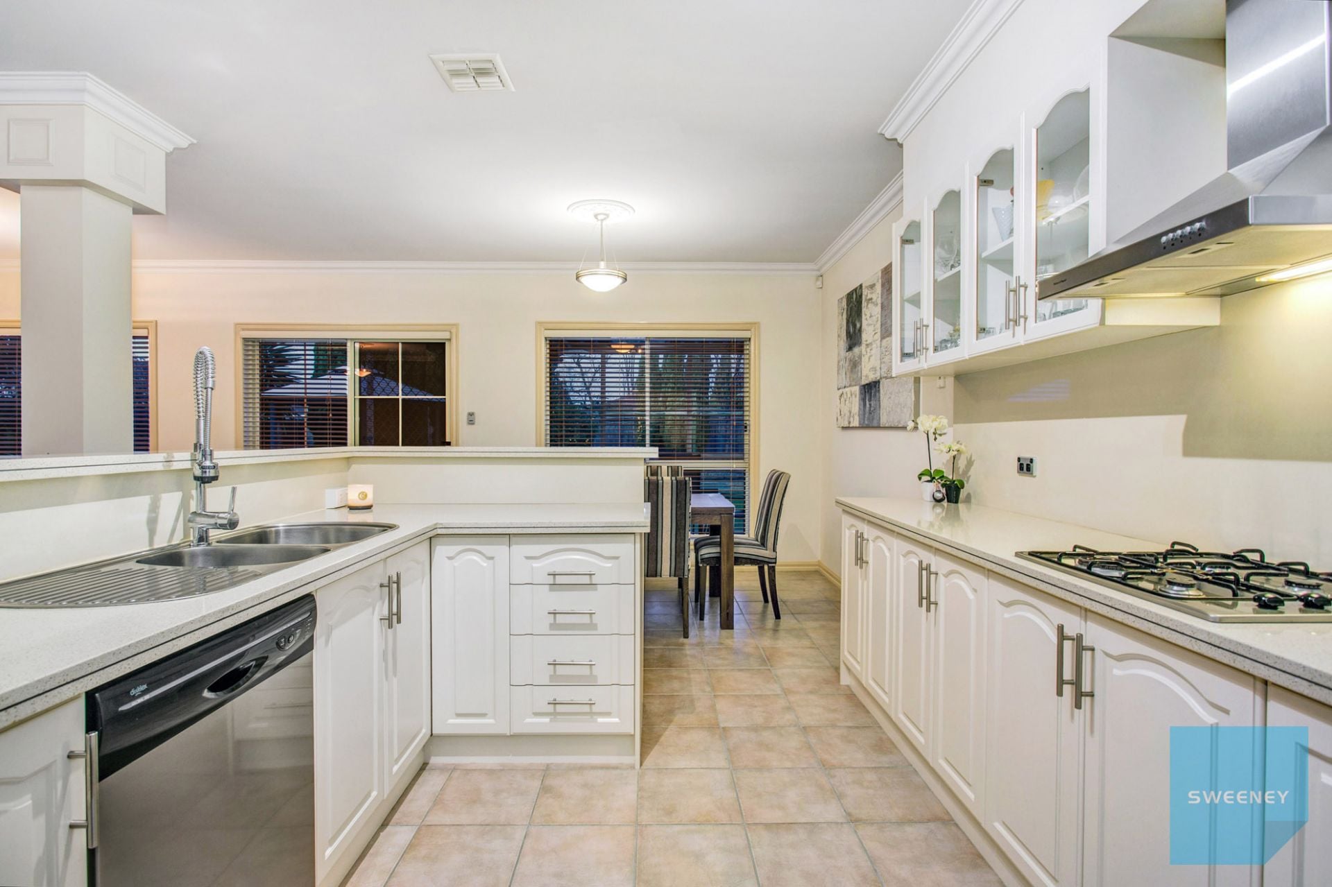 8 Lewin Court, Altona Meadows - Thumbnail 3