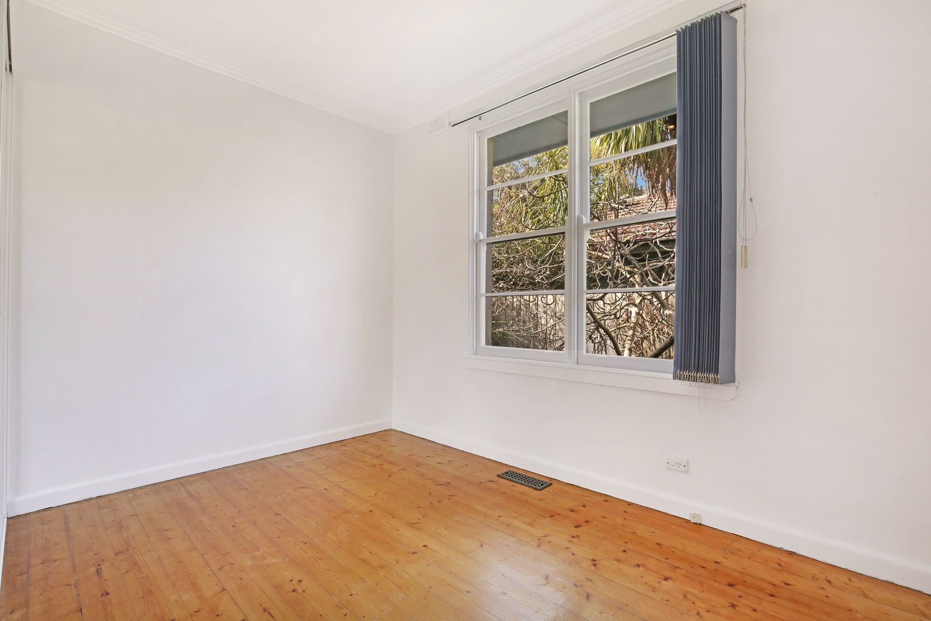Freshly painted , three bedroom family home!
