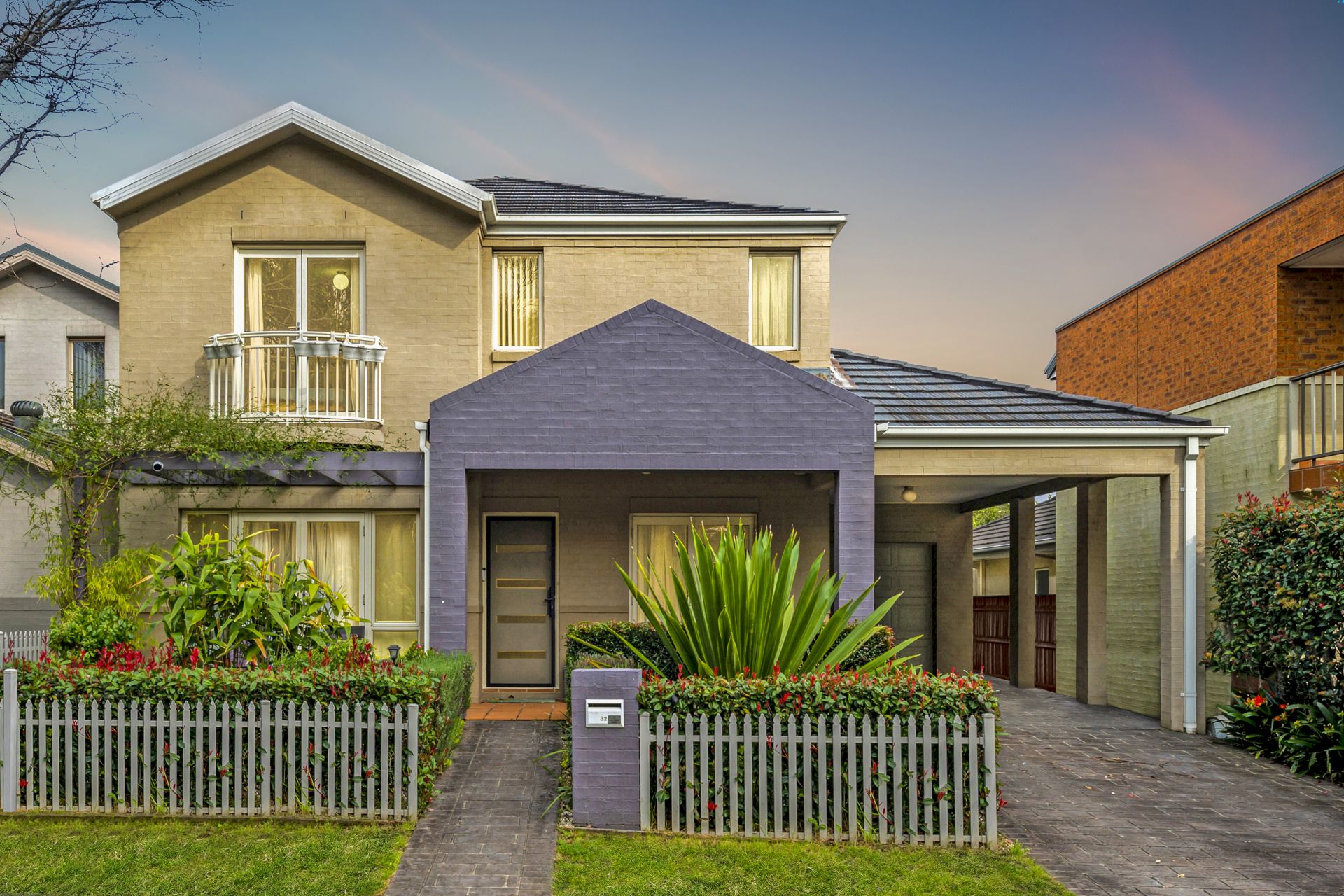 Real Estate For Sale 32 Birriwa Circuit Mount Annan , NSW