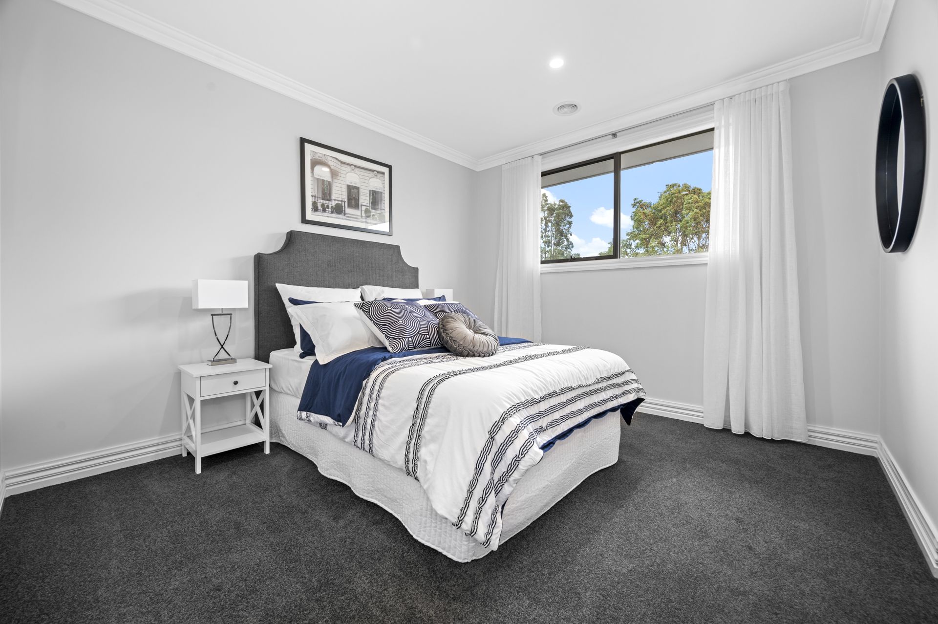 FULLY FURNISHED EX DISPLAY FAMILY HOME