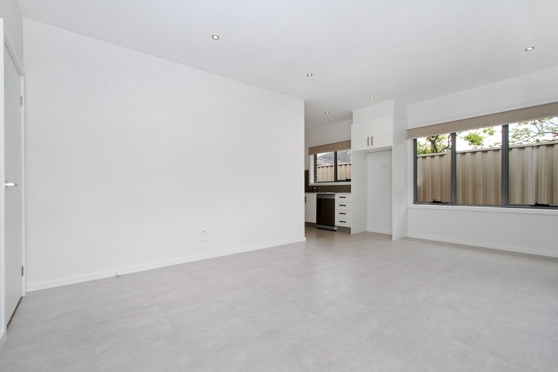 SLEEK, SPACIOUS & BRAND NEW   *Insp Tue 30th Sept @ 5:00pm*