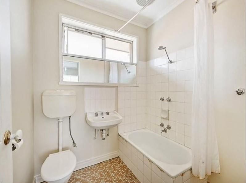 CUTE, COSY AND CONVENIENTLY LOCATED