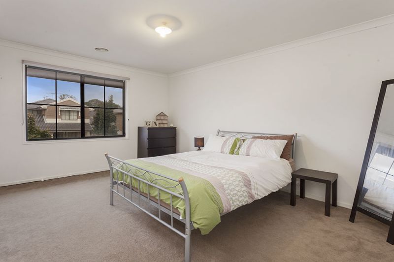 8 St Johns Court, South Morang - Thumbnail 5