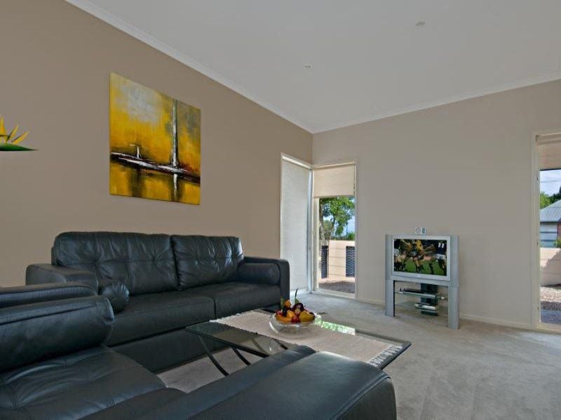 1 Bongaree Drive PELICAN WATERS QLD, Pelican Waters - Thumbnail 3