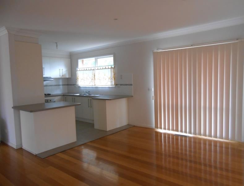 ATTRACTIVE HOME UNIT IN LUXURY LOCATION  - Price range $330 - $340pw  *Insp Sat 13th Sept @ 12:00pm*