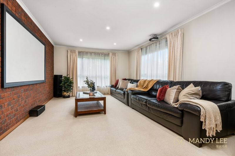 24 Robert Street Burwood East VIC, Burwood East - Thumbnail 4