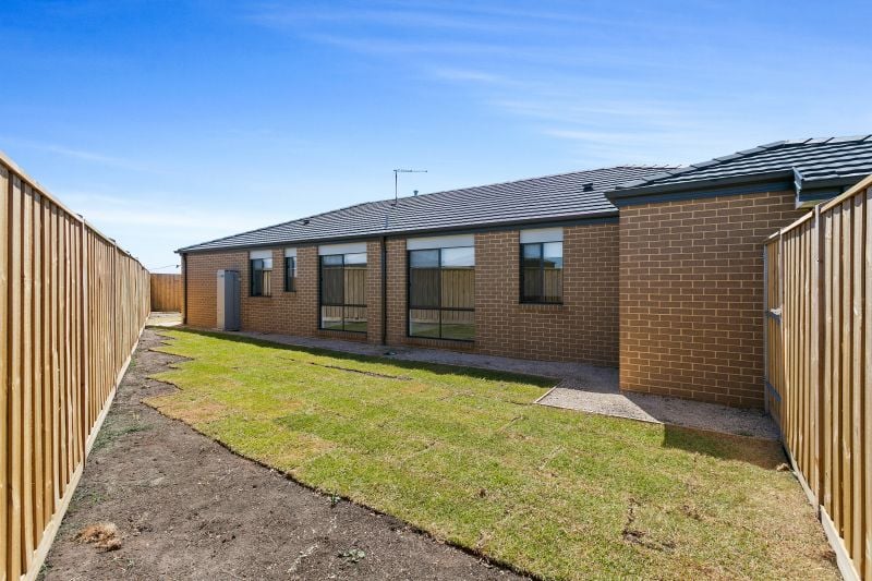 16 Graded Street, Manor Lakes
