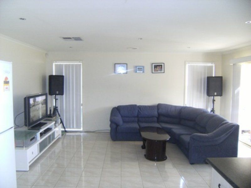 15 Forsyth Close, Burnside - Thumbnail 4