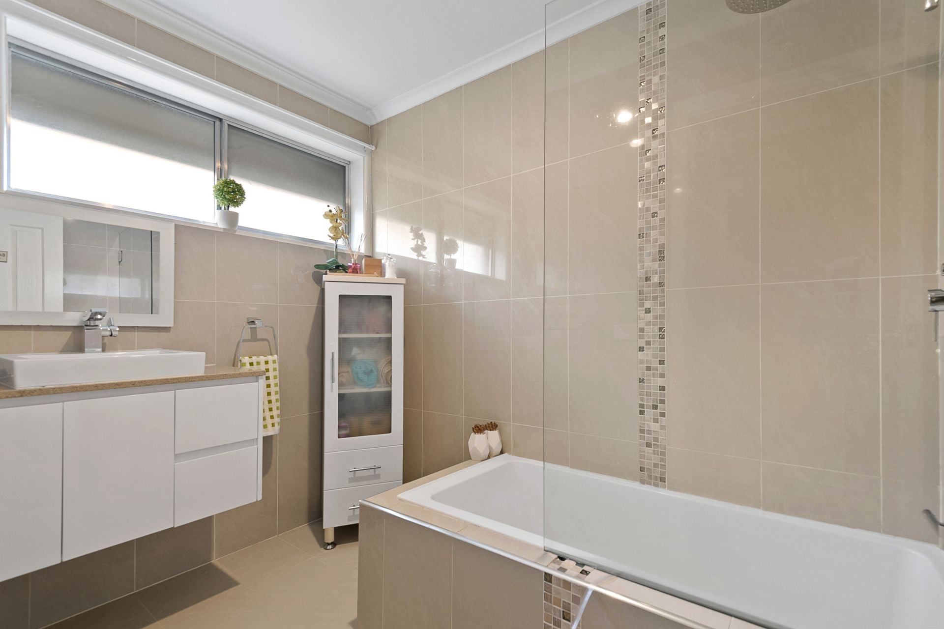 4 BEDROOM FAMILY HOME - SURPRISE PACKAGE