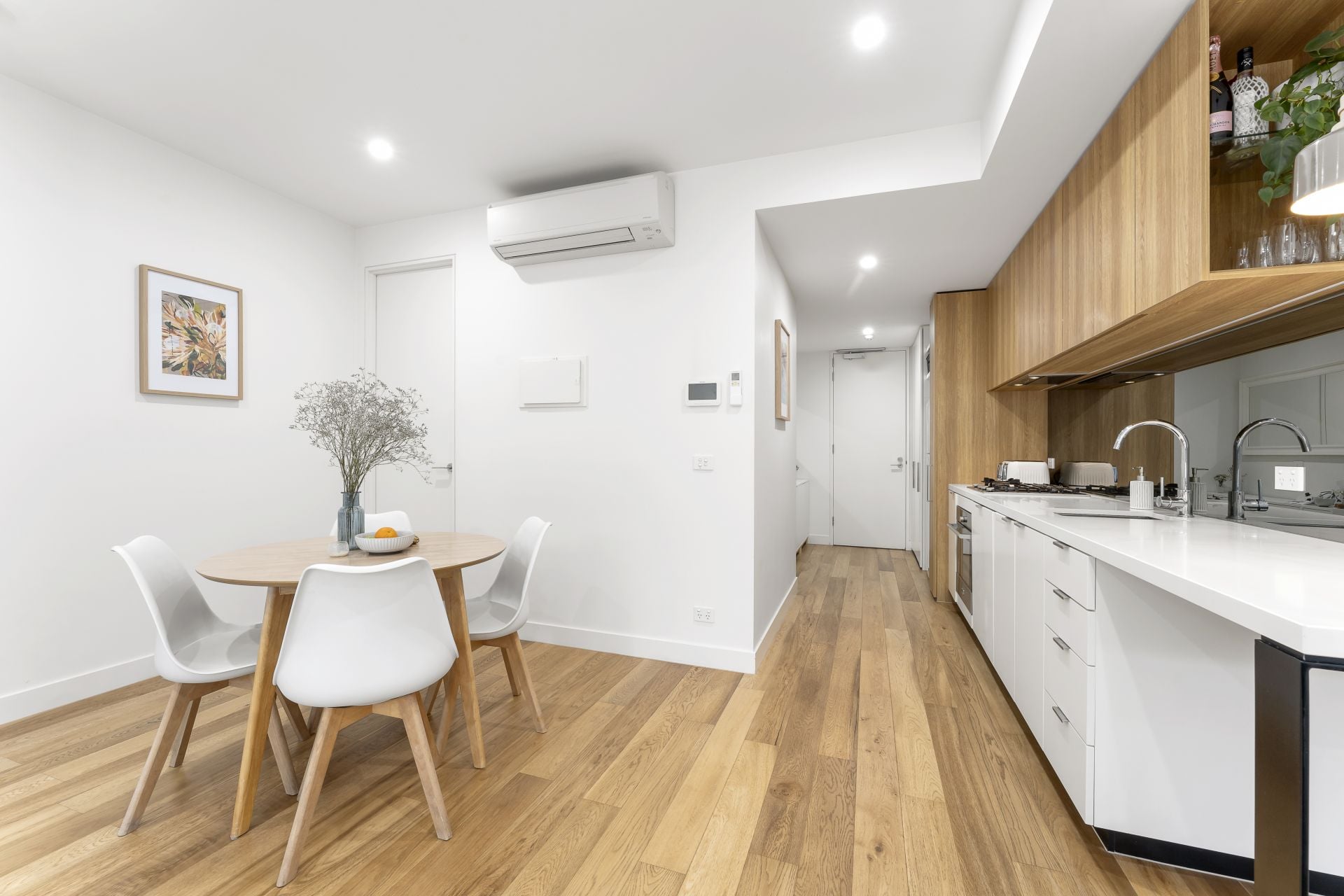 Luxurious Ground Floor Oasis: Prime Location, Elegant Living