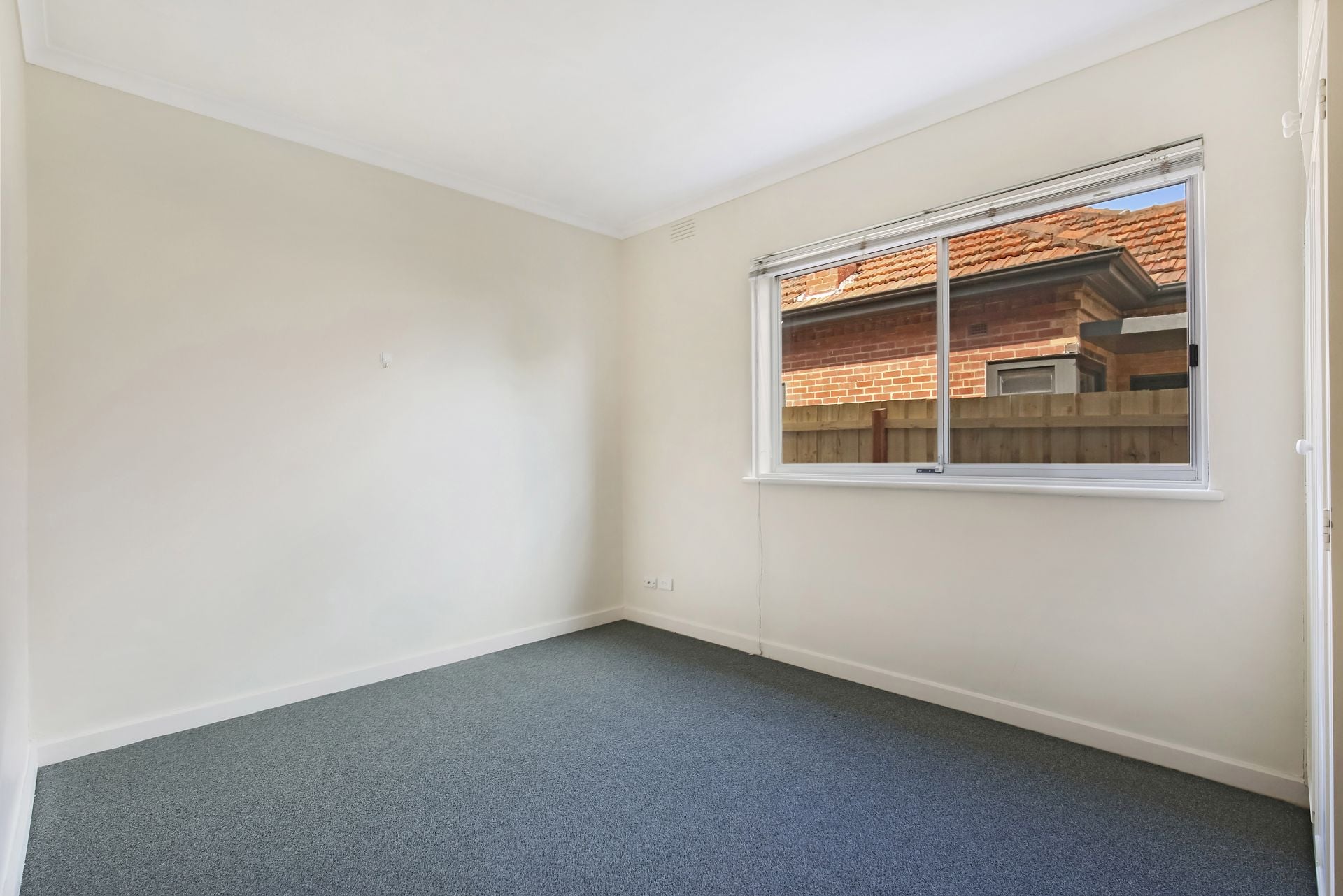 Superb Apartment In A Great Location!