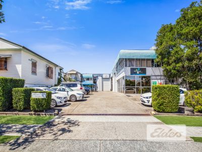 NEAT & TIDY OFFICE/WARHOUSE - CLOSE TO CBD