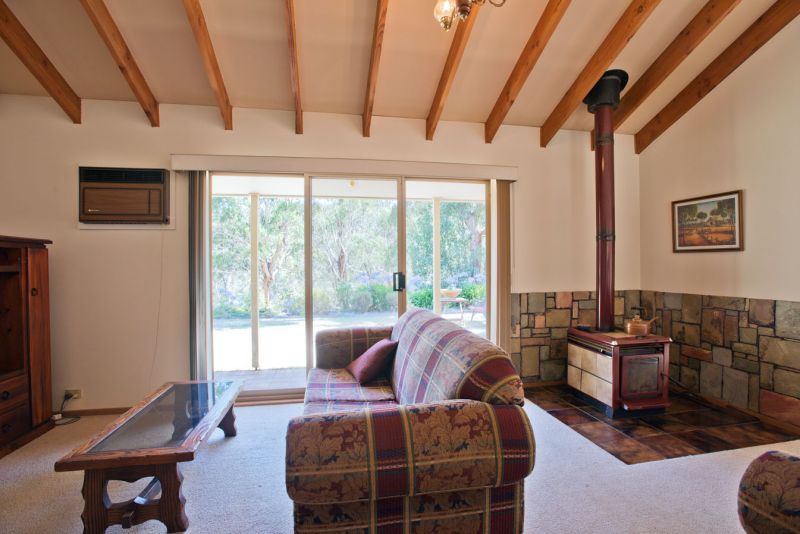 24 Peppermint Court, Dales Creek - Thumbnail 6