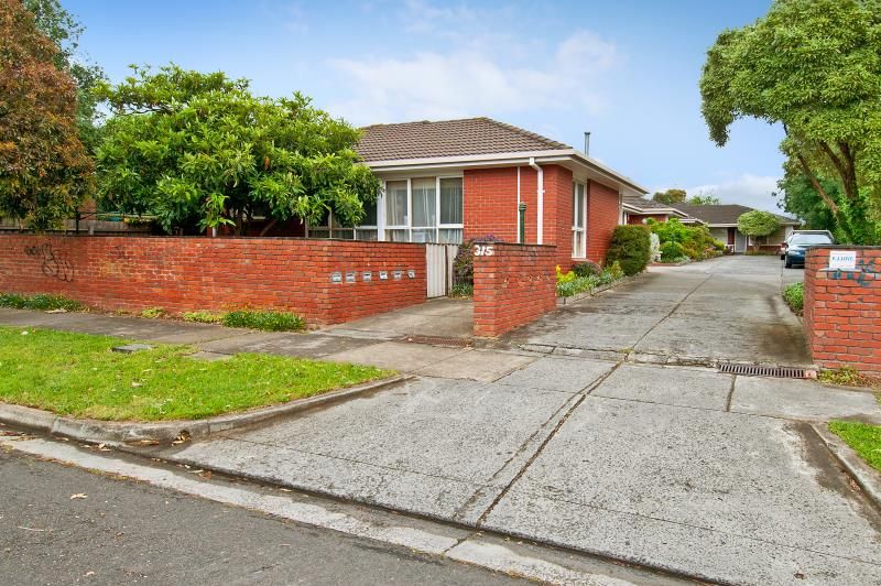 Spacious Unit In A Great Spot!