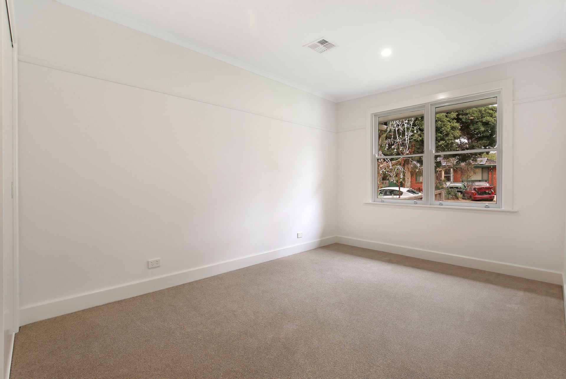 Fully renovated family delight!