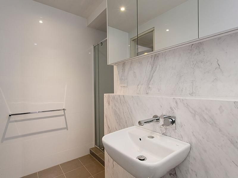 2/490 Dandenong Road, Caulfield North - Thumbnail 5